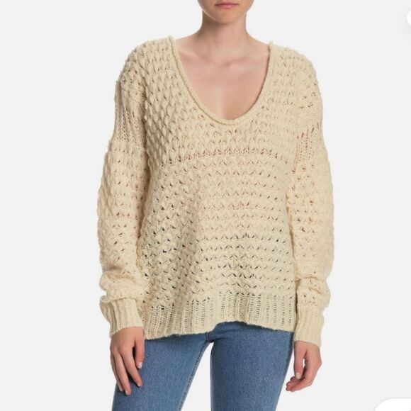 Free People Crashing Waves Cream Sweater size medium - Picture 1 of 11